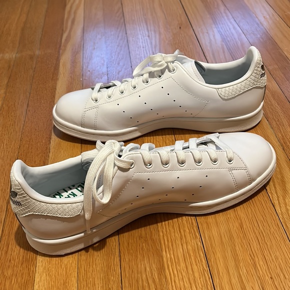 Brand New Adidas Stan Smith size: women’s 11 or men’s 10. - Picture 2 of 10